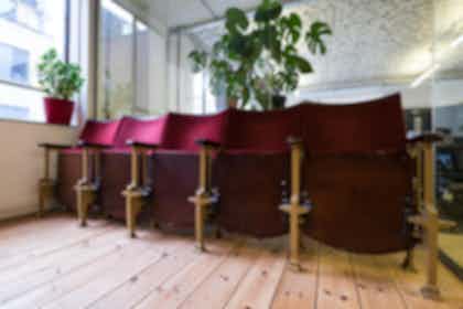 Meeting room for up to 8 people 3